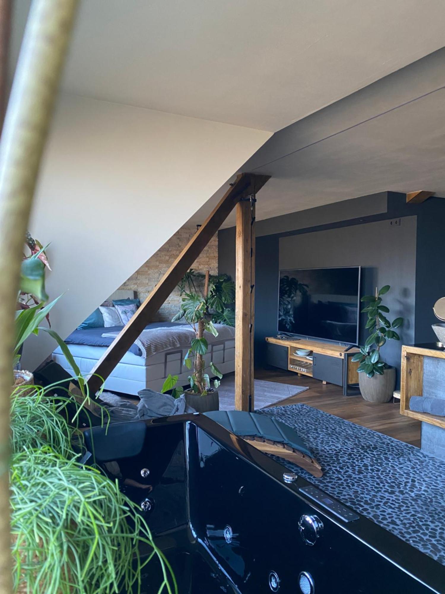Private Wellness Suiten Mit Whirlpool Essen Exterior photo