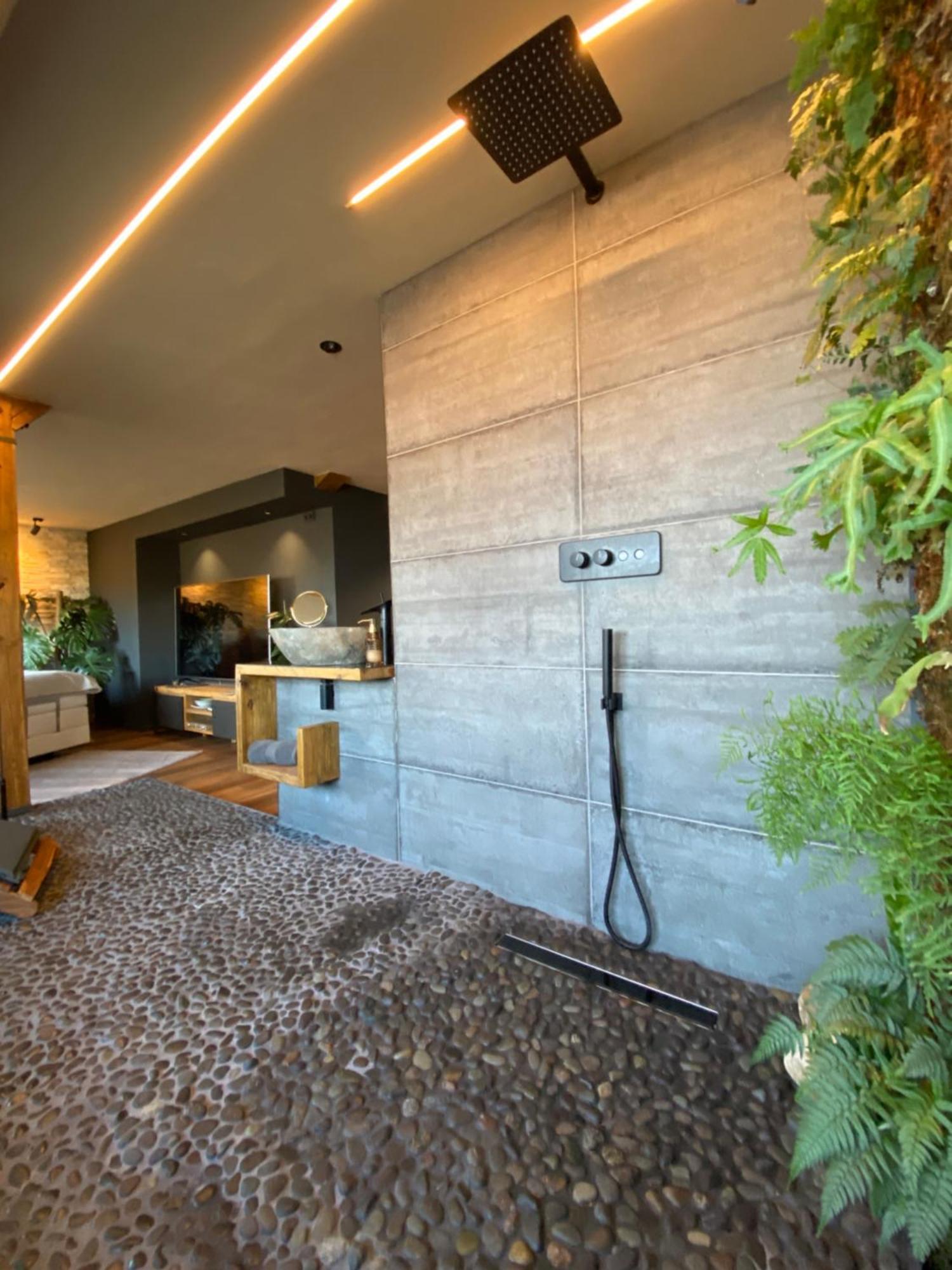 Private Wellness Suiten Mit Whirlpool Essen Exterior photo