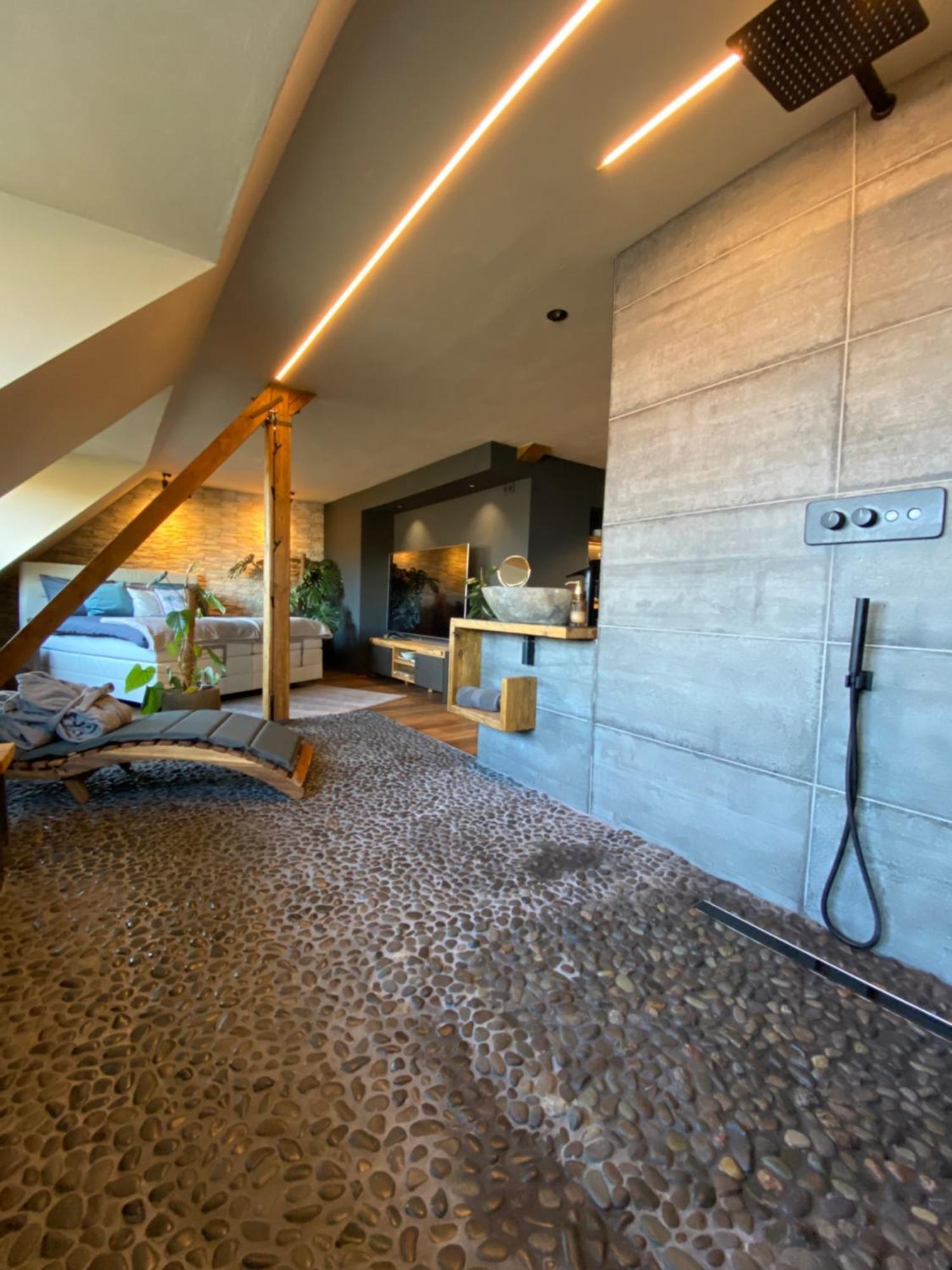Private Wellness Suiten Mit Whirlpool Essen Exterior photo